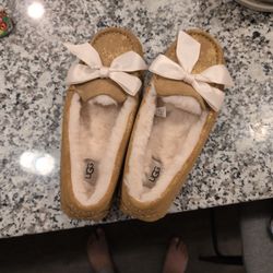 UGG slippers 