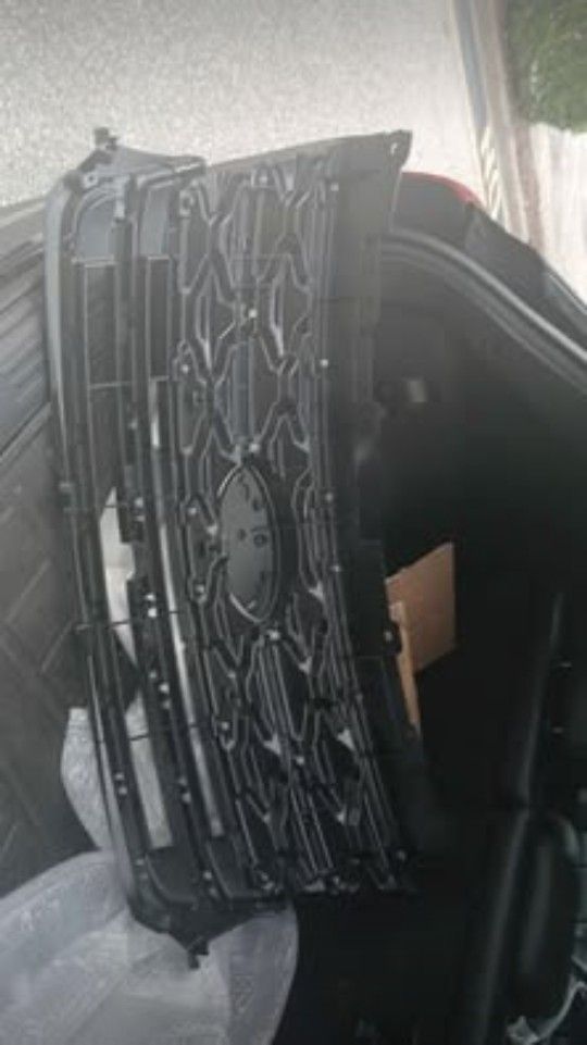 2024-2025 Ford F-150 OEM front grille