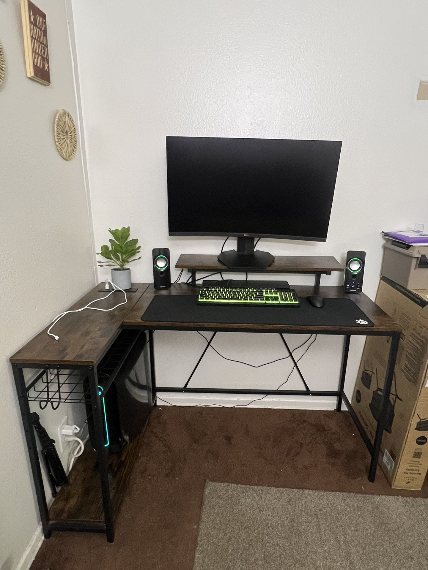 Whole PC setup comes with everything in picture.
