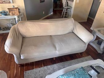 Beautiful 3 piece couch set