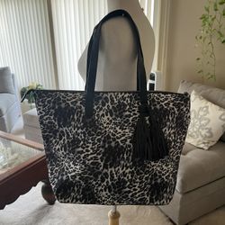 Beautiful Leopard Print Tommy Bahama Tote