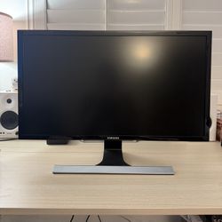 Samsung Computer Monitor 