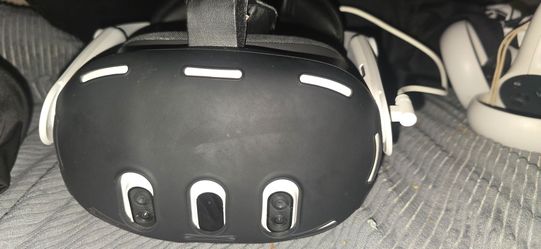Meta Quest 3 128GB VR + Custom RGB Battery Headstrap & Knuckle Grips