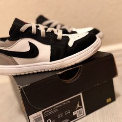 Jordan AJ 1 Low TODLER SHOES 8.5c 