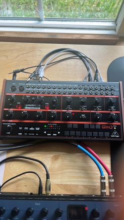 Behringer Grind Synthesizer - like new