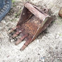 50608A9 EXCAVATOR BUCKET 19" 4 TEETH DIGGING BUCKET.