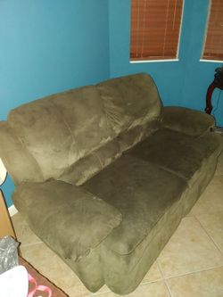 Recliner loveseat