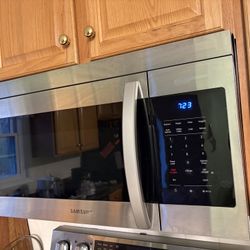 Sumsung Counter Top Microwave 