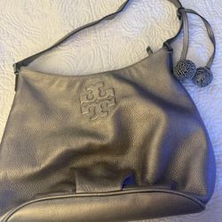 Beautiful Metallic Tory Burch Medium To Large Shoulder Bag 