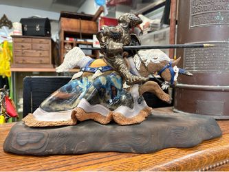jousting Vintage Hand Painted Pottery Medieval Knight Samurai Jousting Statue