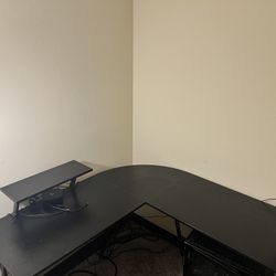 Black L-Shaped Corner Desk + FREE Desk Mat & Headset with mobile Charger Stand