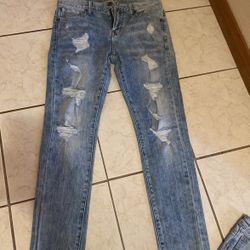 Pantalones 32x32 Y 31x 32  $10.00 Cada Uno 