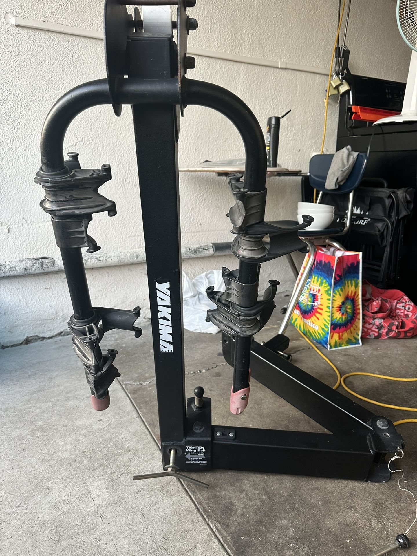 yakima fullswing 4- bikes Hitch rack 2- Inch