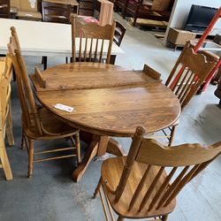 Round Dining Table And Chairs (in Store) 
