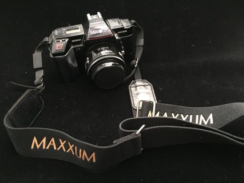 Minolta Maxxum 5000 35mm SLR Film Camera Body & 50mm Lense