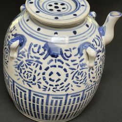 18th Century Porcelain Tea Pot