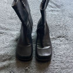 Size 6 womans boots