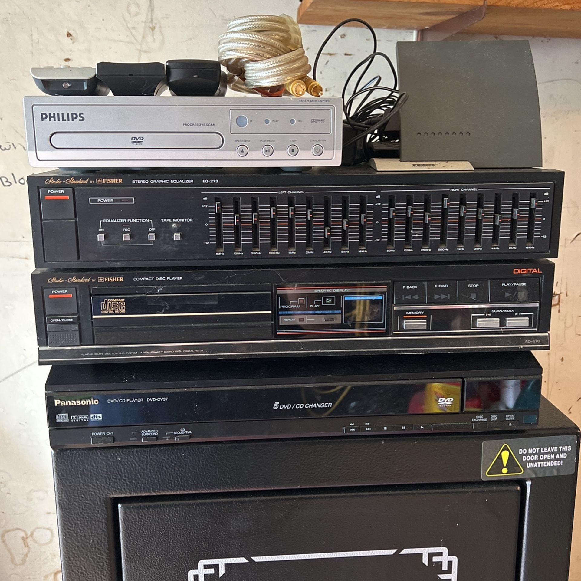 CD / DVD players/ Terk Powered Antenna