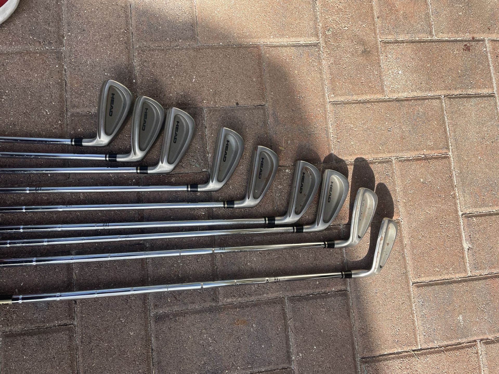 Head 9 pc iron set 3/Sw in right habded , steel shafts