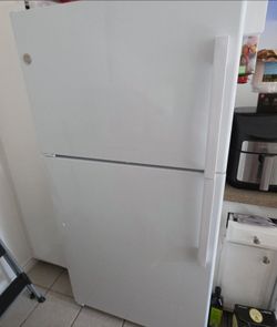 GE refrigerator