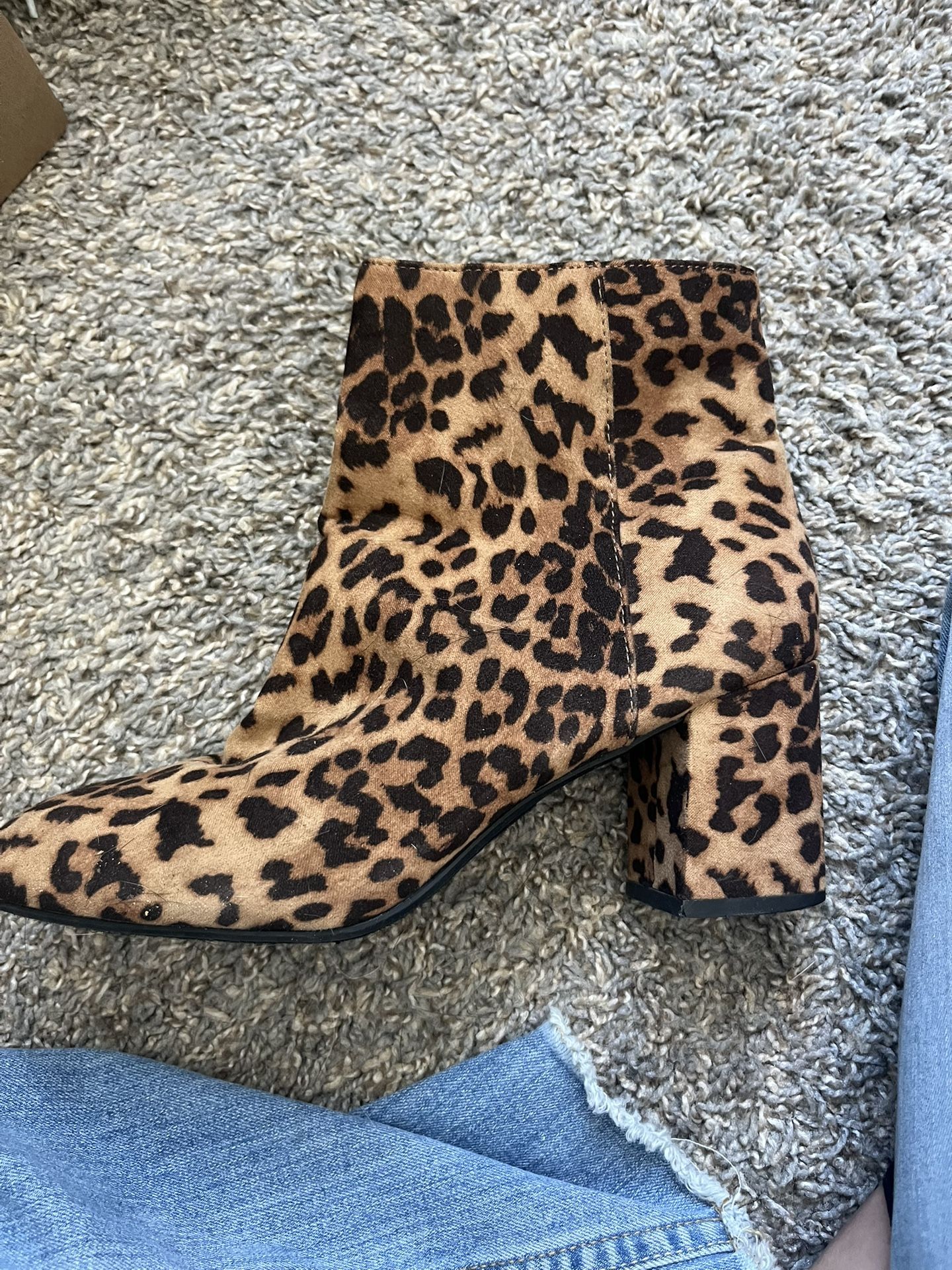 8 1/2  heel boots