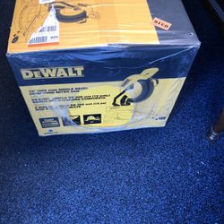 Dewalt 12” Compound Miter Saw Brand New Model  DWS715