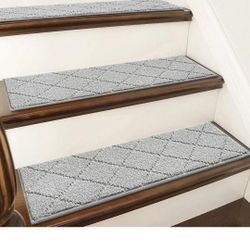 Like New Non Slip Stair Mats