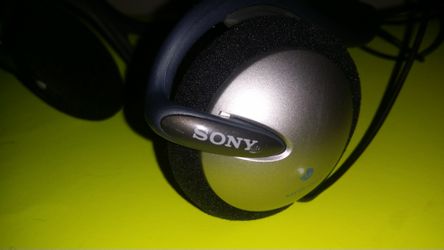 SONY HEADPHONES - PRICED TO SELL - $5