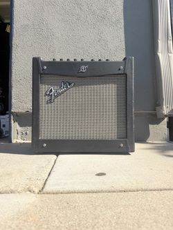 Fender Mustang 1 guitar amp