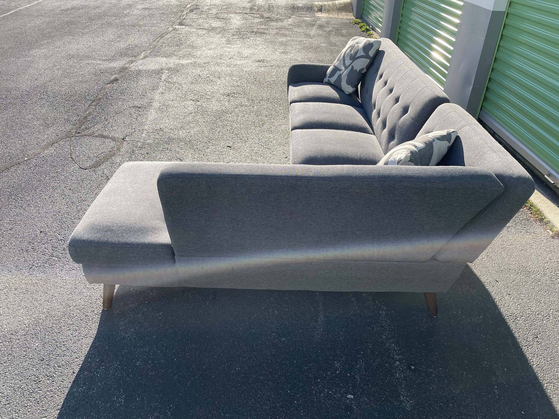 (FREE DELIVERY) Beautiful Gray L Shaped Sectional Sofa Excellent Condition 