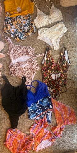 Women’s XL Swimsuit Lot – 7 Bathing Suits