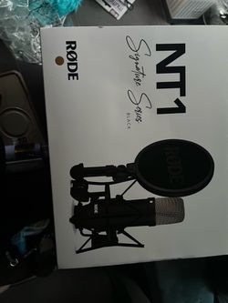 Rode NT1 Signature Series Condenser Microphone Black
