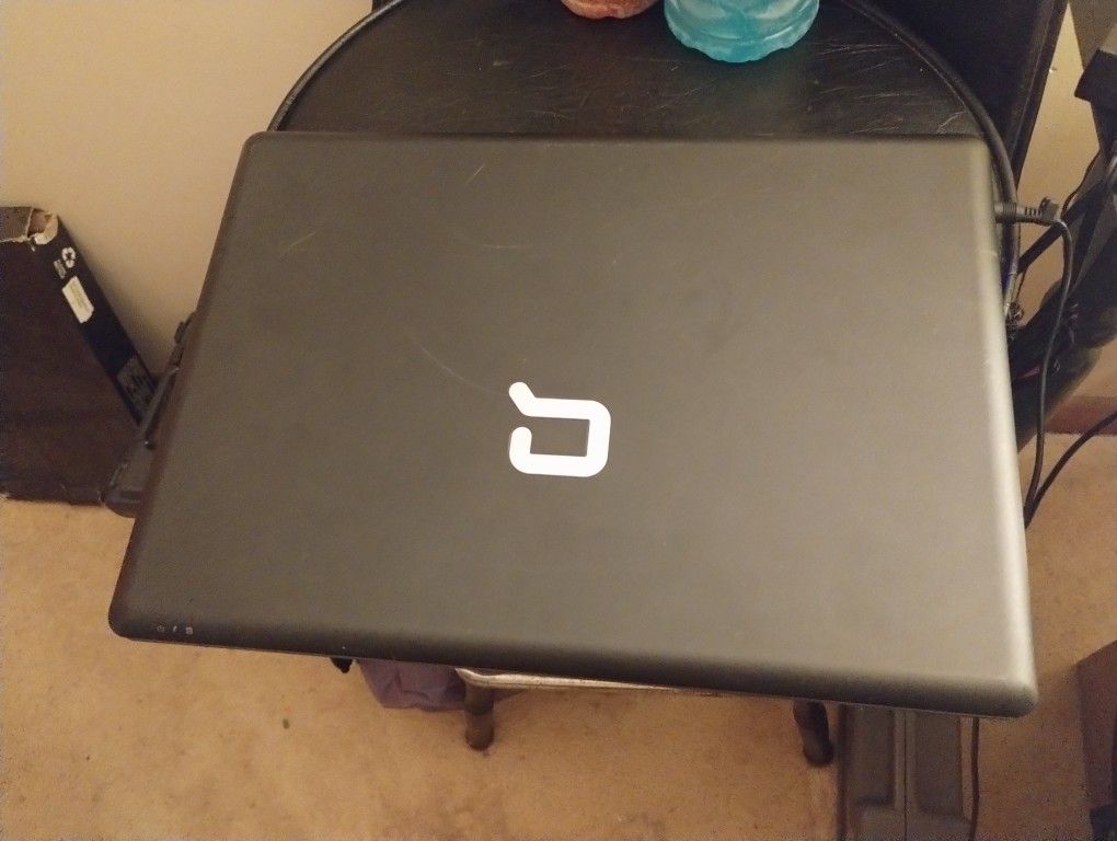 Compaq F730US