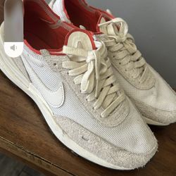 $4 Size 7 Nike Women