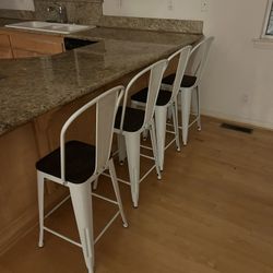 4 Bar Stools Metal/Wood $120