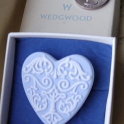 Wedgwood Vintage Blue Jasperware Heart Brooch Pin – Tree of Life – Original Box