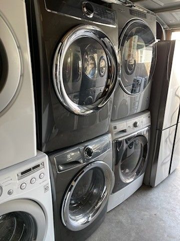 Electrolux washer and dryer front load with capacity 4.5 washer 7.5 dryer with 3 months warranty free delivery in Oakland area outside the Oakland are