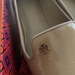 Tory Burch Samantha Slip Ons- Flats $40 Sz8