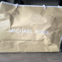 Michael Kors Duffel (medium)
