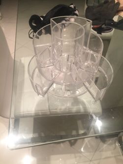Blush holder