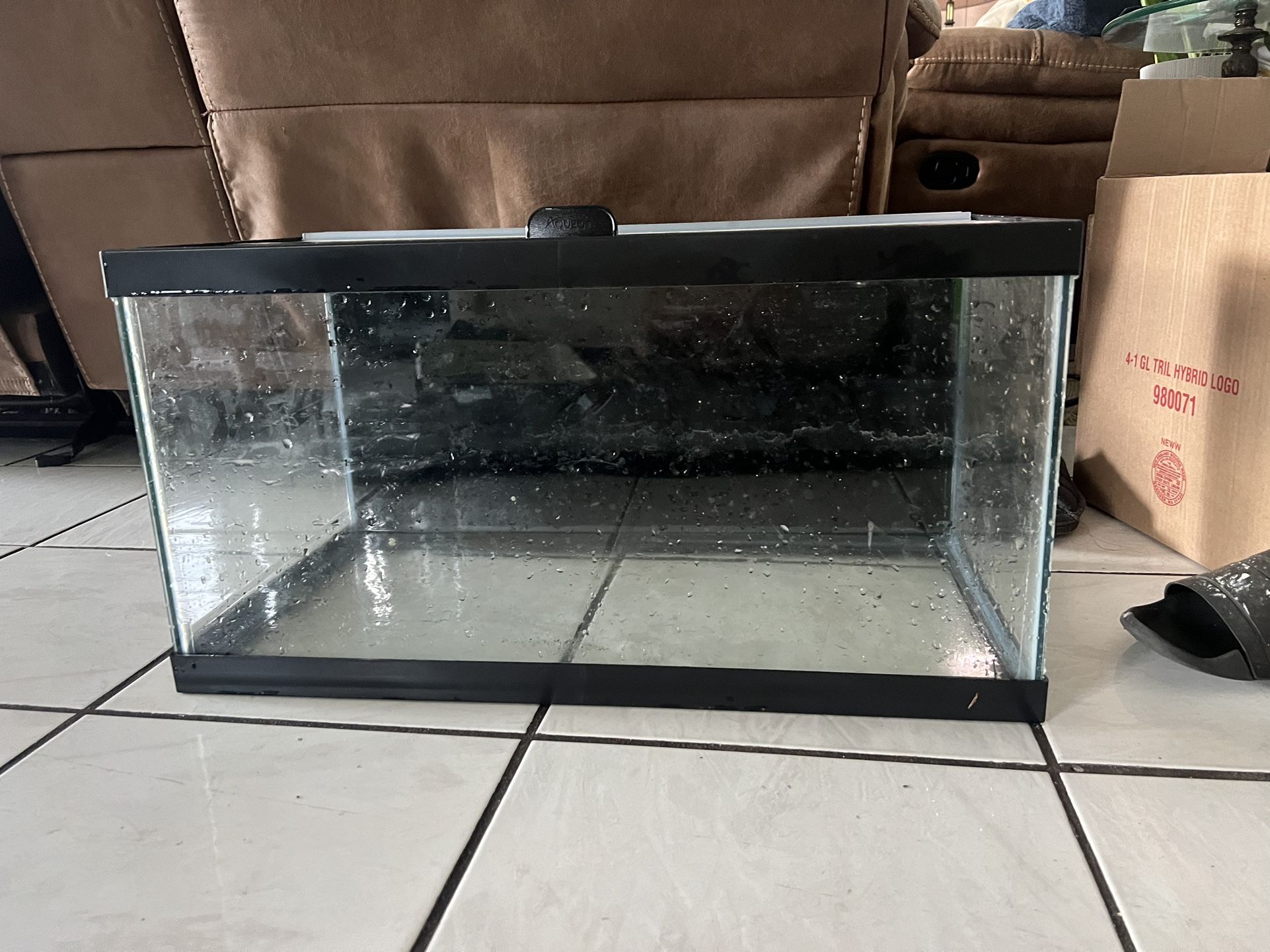 15 Gallon Fish Tank with lid