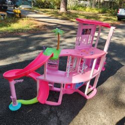 Barbie Dream House 