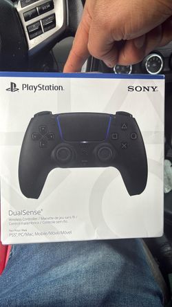DualSense PS5 controller