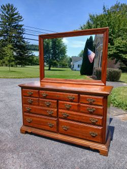 Vintage American Drew 7 Drawer Dresser with Detachable Mirror