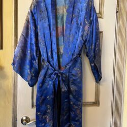 Vintage Chinese Asian Silk Kimono Robe Great Embroidered Detailed  Size L