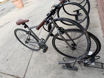 700c bicycle (bike)
