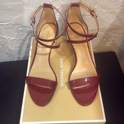 MK Michael Kors: Ava Mid Sandal (Brandy) Size: 8.5