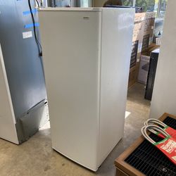 KENMORE White Standup Freezer