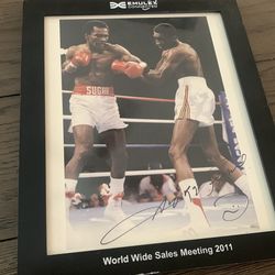 Sugar Ray Leonard and Thomas Hearns fight photograph signed