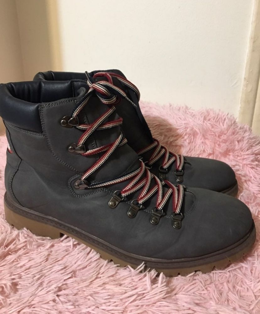 Tommy Hilfiger men's boot sz 13